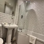 酒店 The Snooty Fox Pub 柯比朗斯代尔