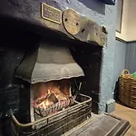 The Snooty Fox Pub 酒店