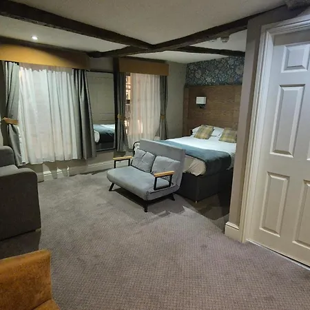 The Snooty Fox Pub Hotel 3*